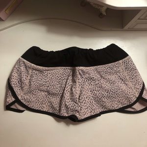 Dotted speed up lululemon animal print shorts rare